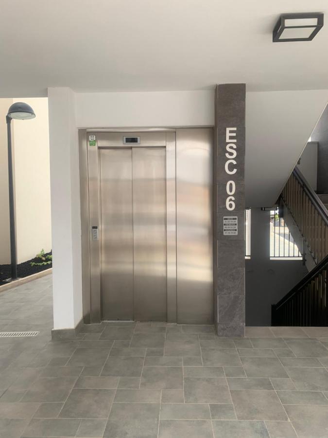 Sunny Luxury Apartment With Two Great Sunny - Level Terraces, Two Swimming Pools, In A New Complex Pueblo Majorero, Close To Fuerteventura Golf Club, Next To The Beach , Atlantico Shopping Mall And Casino In Caleta De Fuste Exterior foto