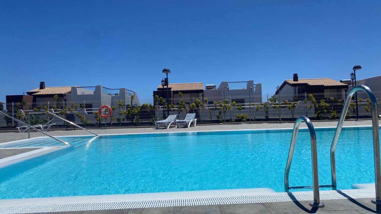 Sunny Luxury Apartment With Two Great Sunny - Level Terraces, Two Swimming Pools, In A New Complex Pueblo Majorero, Close To Fuerteventura Golf Club, Next To The Beach , Atlantico Shopping Mall And Casino In Caleta De Fuste Exterior foto