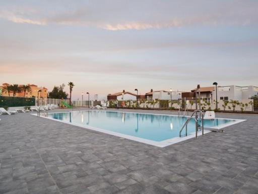 Sunny Luxury Apartment With Two Great Sunny - Level Terraces, Two Swimming Pools, In A New Complex Pueblo Majorero, Close To Fuerteventura Golf Club, Next To The Beach , Atlantico Shopping Mall And Casino In Caleta De Fuste Exterior foto
